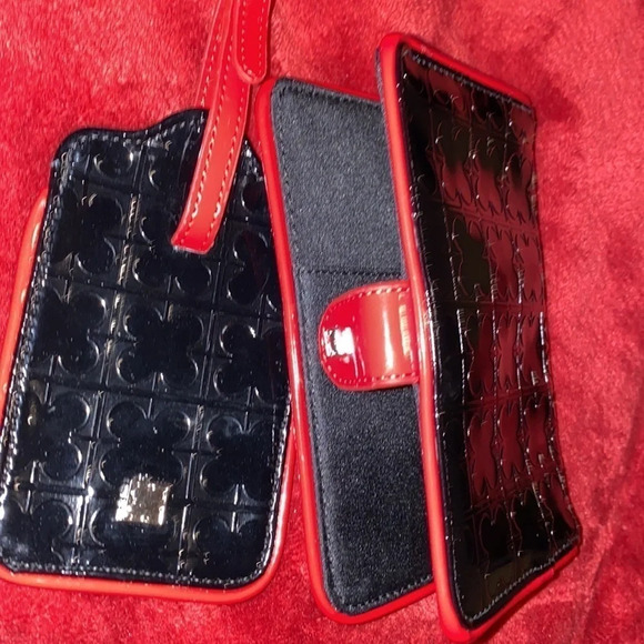 Luxury black red trim clover embossed leather passport holder luggage tag set - Picture 4 of 10